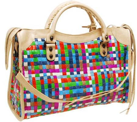 Balenciaga удивляет