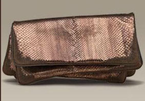 Bottega Veneta: клатч из кожи питона
