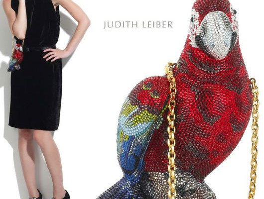Попугай от Judith Leiber