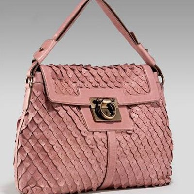 Лавандовая сумка от Salvatore Ferragamo