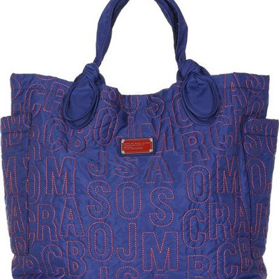 Marc Jacobs борется с неграмотностью!